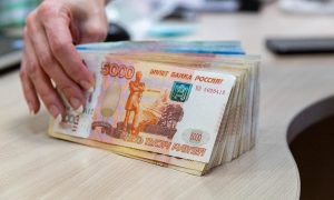 Правительство потратит на выплаты россиянам 14 млрд рублей. Рассказываем, кому именно