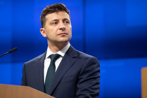 США и Великобритания вывозят дипломатов из Украины, НАТО увеличивает контингент в Восточной Европе. Почему это происходит?