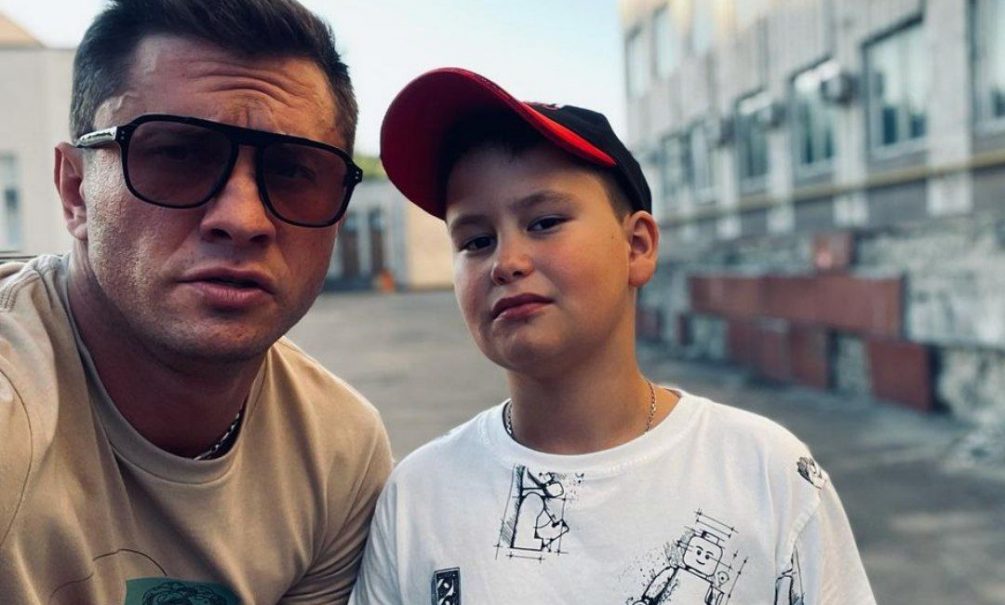 «Только рассчитался за одну ипотеку»: Павел Прилучный купил квартиру для сына в Москве 