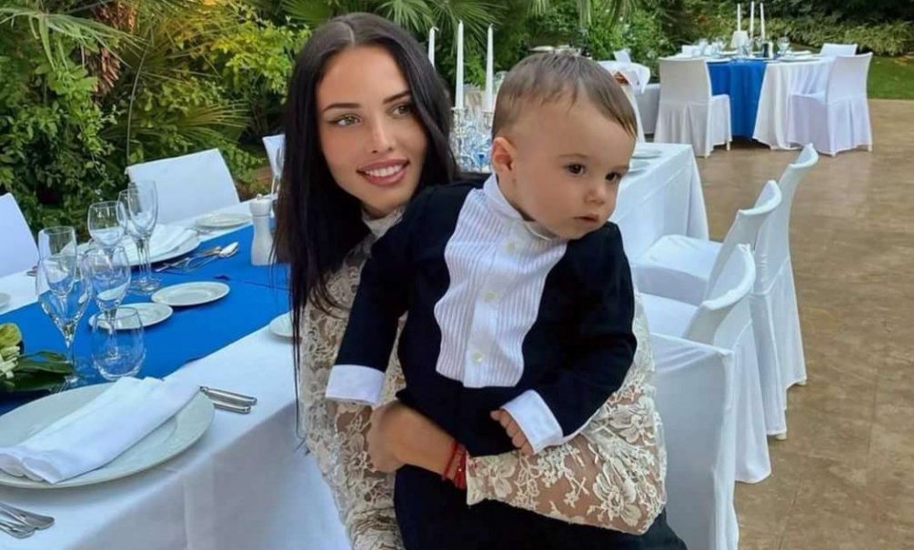 Бабушка помогла: 2-летний сын Тимати и Решетовой трогательно поздравил маму с днем рождения 