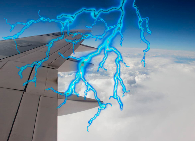 "Резкая вспышка и щелчок": момент удара молнии в самолёт попал на видео