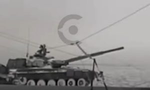 Танк снес опору ЛЭП под Волгоградом: военные от ЧП отреклись