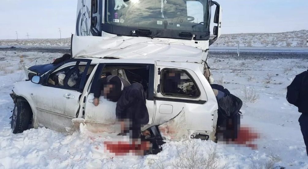 Восемь человек погибли в ДТП в Кызылординской области Казахстана 