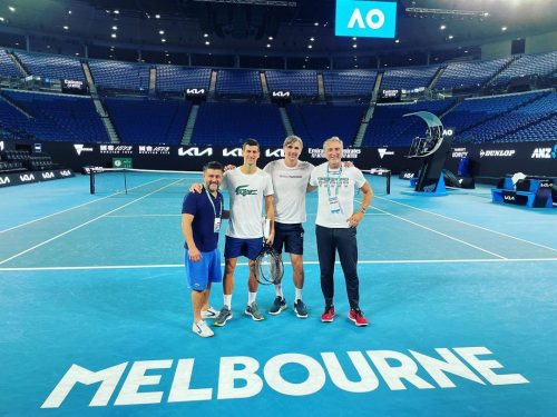 Australian Open со скандалом: Джоковичу может грозить год тюрьмы за ложную информацию