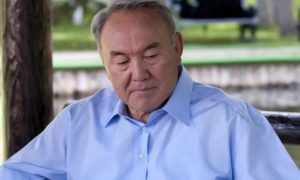 “В коме или уже мертв”: политолог объяснил молчание Назарбаева