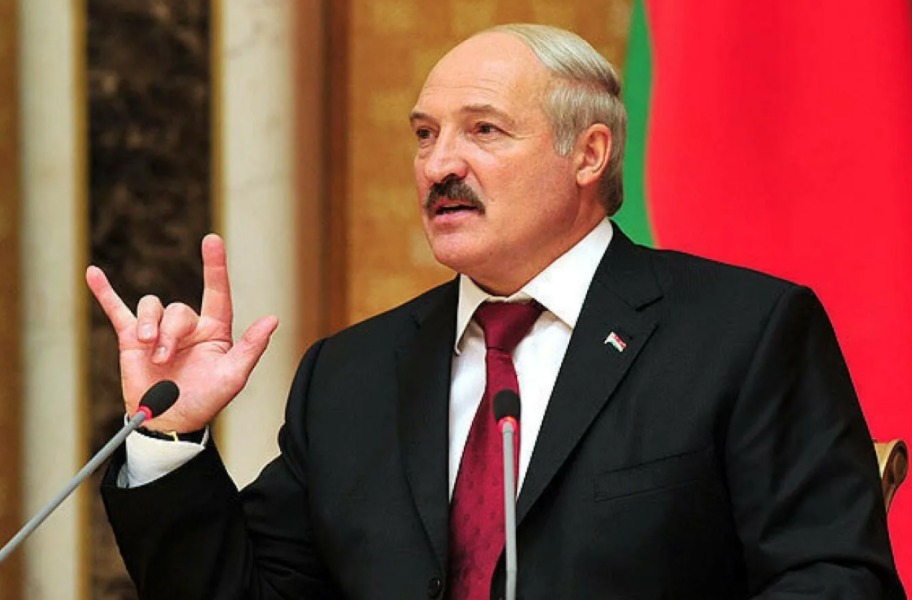 "Без хвастовства": Лукашенко заявил, что они с Путиным разработали операцию ОДКБ в Казахстане за час