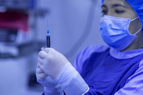 В России за сутки официально выявили более 65 новых случаев коронавируса, это новый антирекорд