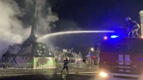 «Раз, два, три, елочка — гори!»: в Казахстане во время празднования огонь охватил новогоднюю елку