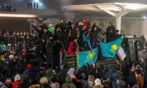 Вторжение в Казахстан: мирные протесты перешли в террористическую атаку