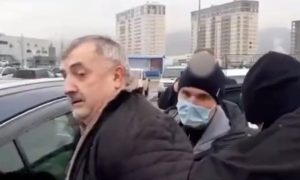 Опубликовано видео операции ФСБ по задержанию кубанского решалы «быстроногого Абелардо» за вымогательство 37 млн