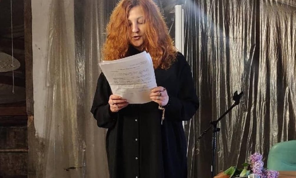 Уволенную в Санкт-Петербурге за чтение стихов-«врагов народа» учительницу обвинили в поножовщине 
