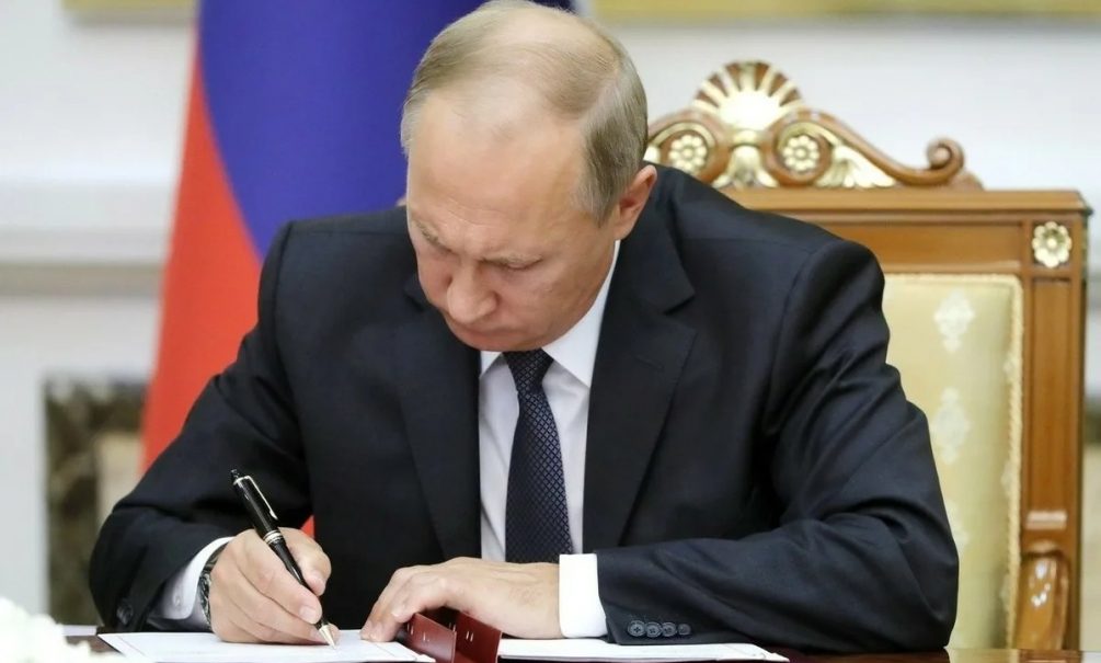 Путин подписал указ об ответных санкциях Западу 