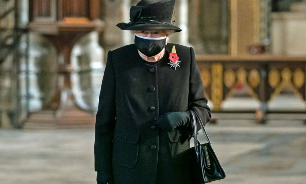 Королева Великобритании Елизавета II заразилась коронавирусом 