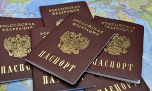 Срок получения российского гражданства решено сократить в четыре раза