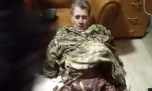 Пожарные спасли провалившихся под лед рыбаков на Дону