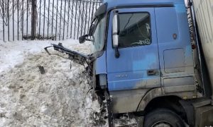 Одна свадьба и три могилы: под неуправляемой фурой в Самарской области погибли молодожёны и грудной малыш