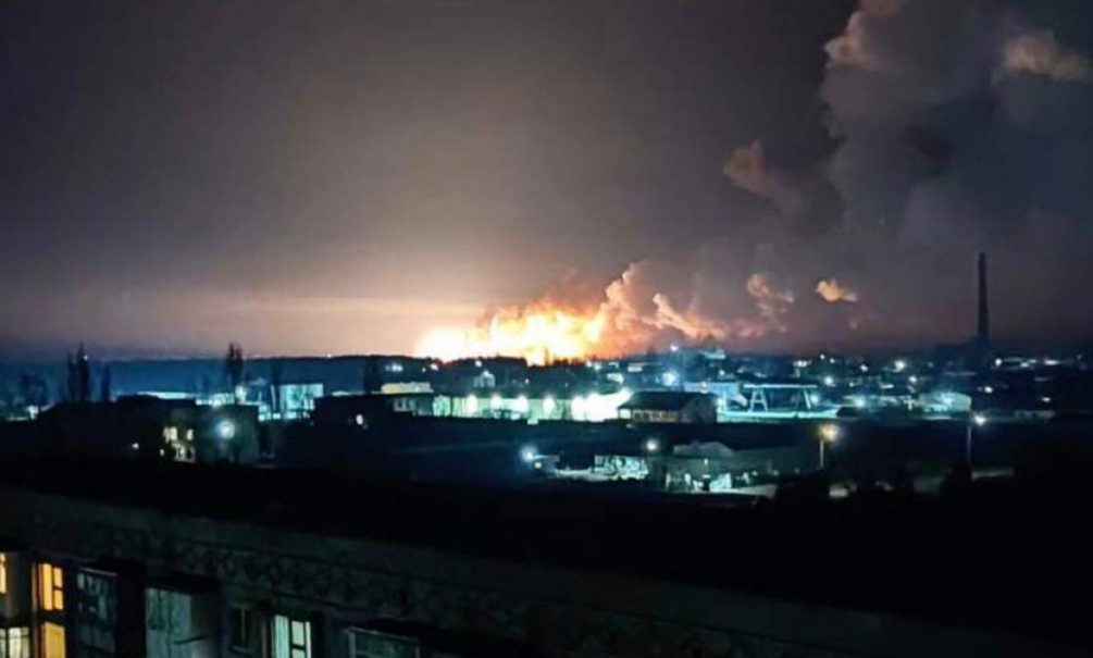 В городах Украины раздаются взрывы, начались пожары 