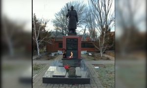 Телевизор с Вечным огнем установили у памятника героям ВОВ на Дону