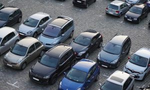 Иностранные компании прекратят поставки автомобилей в Россию