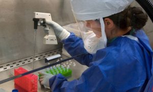Ученые обнаружили неожиданную защиту от повторного заболевания коронавирусом