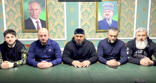 Руководители Чечни поклялись “отрезать головы” сбежавшей из России семье бывшего судьи 
