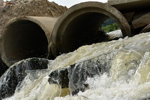 Как может повлиять на загрязнение воды канализация