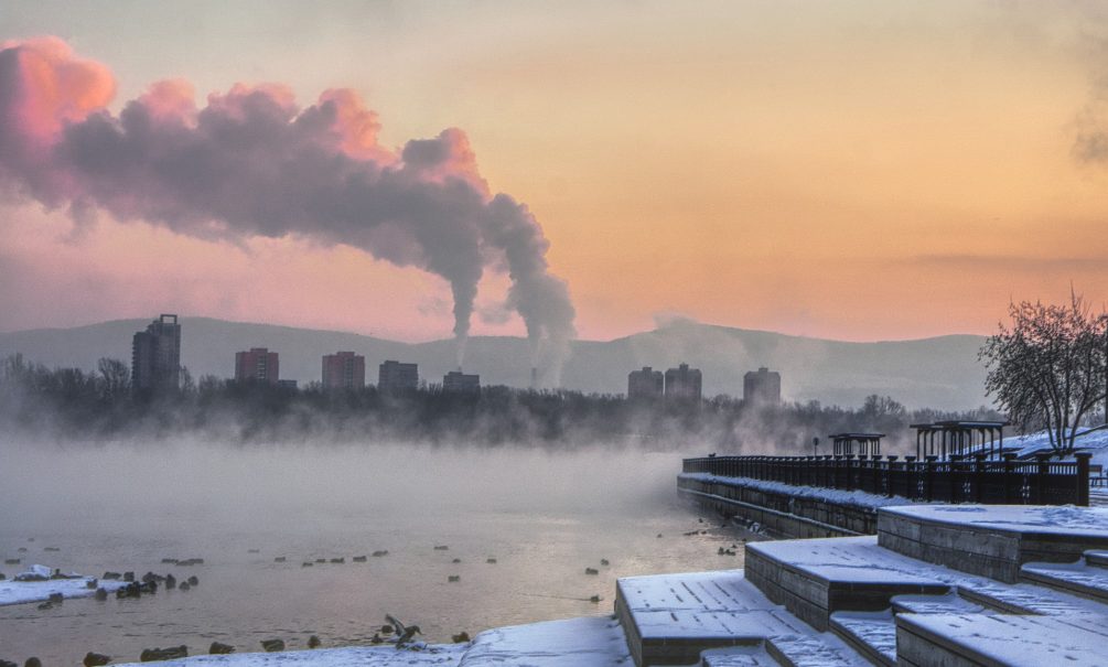 Тяжело дышать: стало известно, где в России самый грязный воздух 
