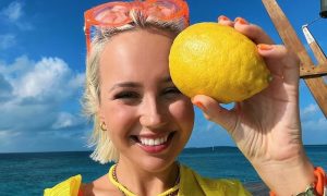 «Я здесь буду находиться какое-то время»: Клава Кока покинула Россию