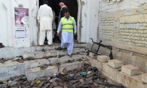 В результате нападения  смертника на мечеть в Пакистане 57 человек погибли и 200 получили ранения