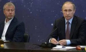 СМИ: лично Путин одобрил участие Абрамовича в переговорах между Россией и Украиной