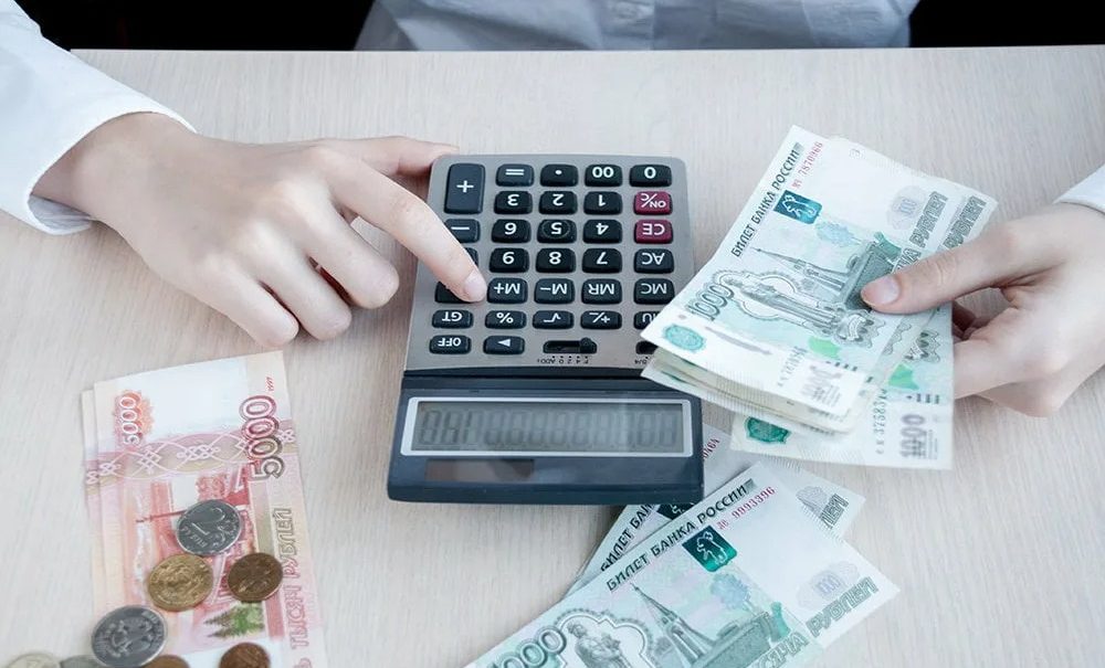 Эксперты назвали способы грамотного ведения бюджета на фоне падения рубля 