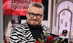 Улетевший во Францию ведущий Александр Васильев раскрыл дальнейшую судьбу шоу «Модный приговор»