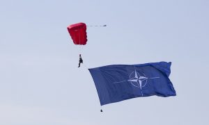 НАТО не задействовало и 1% своих возможностей в Украине, но при этом у них кончаются припасы. Как так вышло?