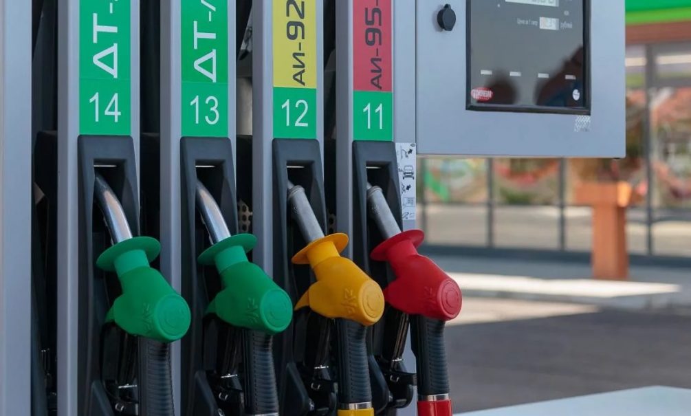 Россия вошла в список стран с самым дешевым бензином 