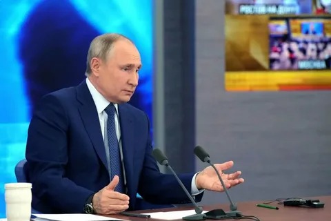 Путин призвал российский бизнес начать работать в Крыму