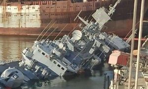 ВМС Украины затопили свой главный корабль флота