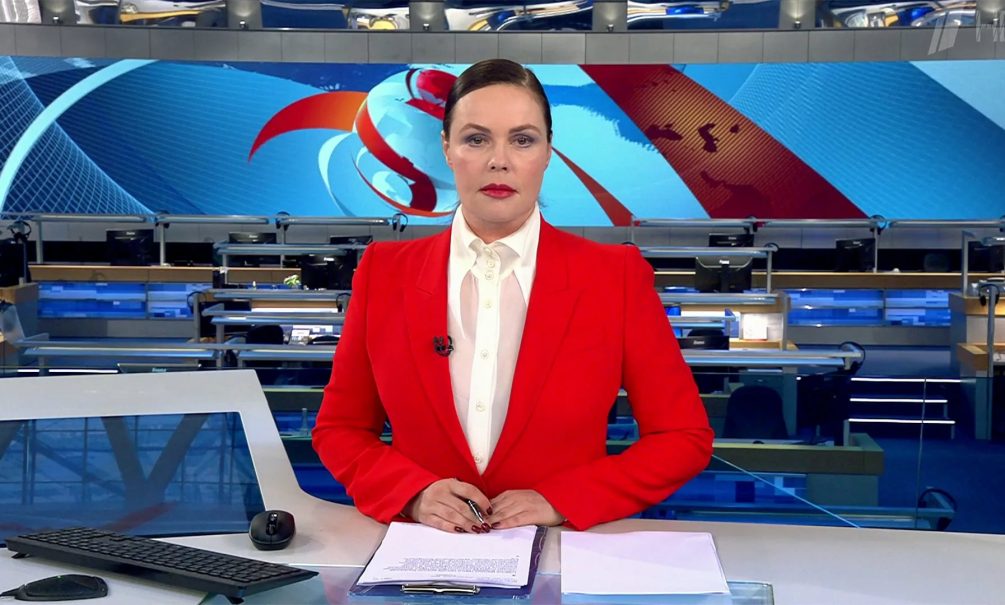 «Могла дать по голове, облить зеленкой»: Андреева прокомментировала скандал с Овсянниковой и плакатом 