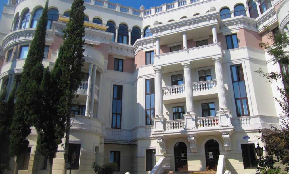 Власти Крыма могут национализировать квартиру Зеленского в элитном ЖК под Ялтой 