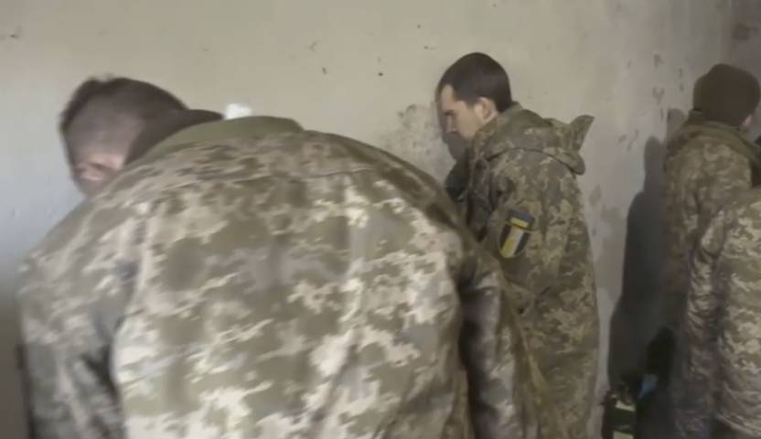 «Все СМИ в стране «под единую дудочку» обещают будущий успех»:  сдавшиеся в плен украинские военные разоткровенничались 