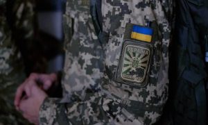 Ряды дрогнули: боец нацбатальона «Азов»* сбежал от своих к российским военным