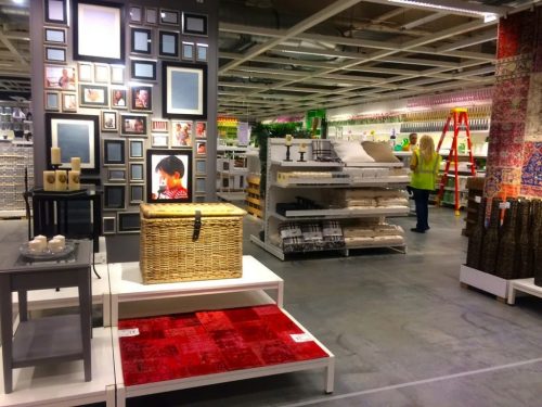 Минпромторг заявил о скором возвращении IKEA в Россию