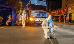 Самый жесткий локдаун за все время: что происходит в Шанхае из-за нового штамма коронавируса — рассказы очевидцев