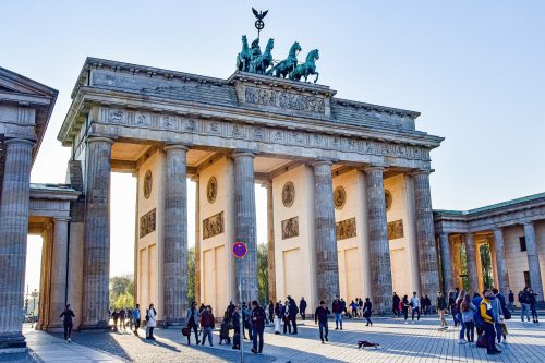 Дикая Европа: в Берлине расследуют более 200 дел с преступлениями против русскоязычных