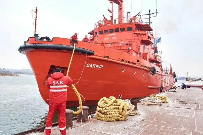 Минобороны РФ безвозмездно передало Украине судно «Сапфир» 
