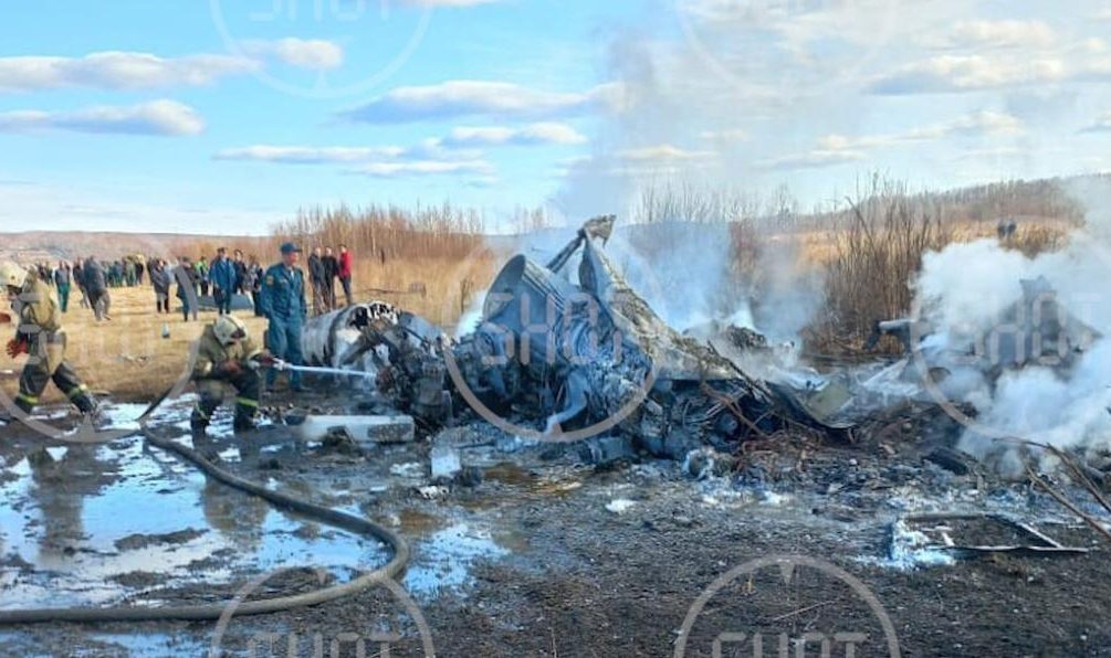 Один человек погиб и пятеро пострадали в результате падения вертолета в Забайкальском крае 