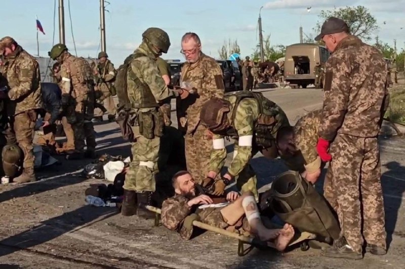 Офицер ДНР назвал причину сдачи «азовцев»* в плен