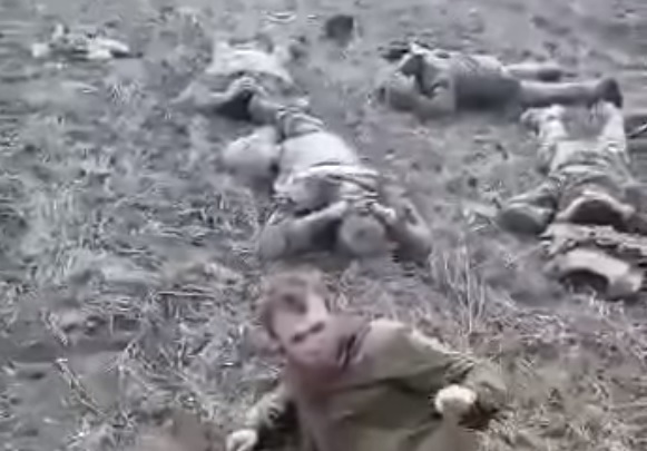 В Сети появилось видео пленения группы украинских солдат в Мариуполе 