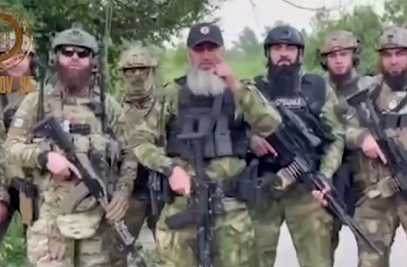 «Когда мы вас убиваем, мы наслаждаемся»: чеченский спецназ записал обращение к украинским шайтанам 