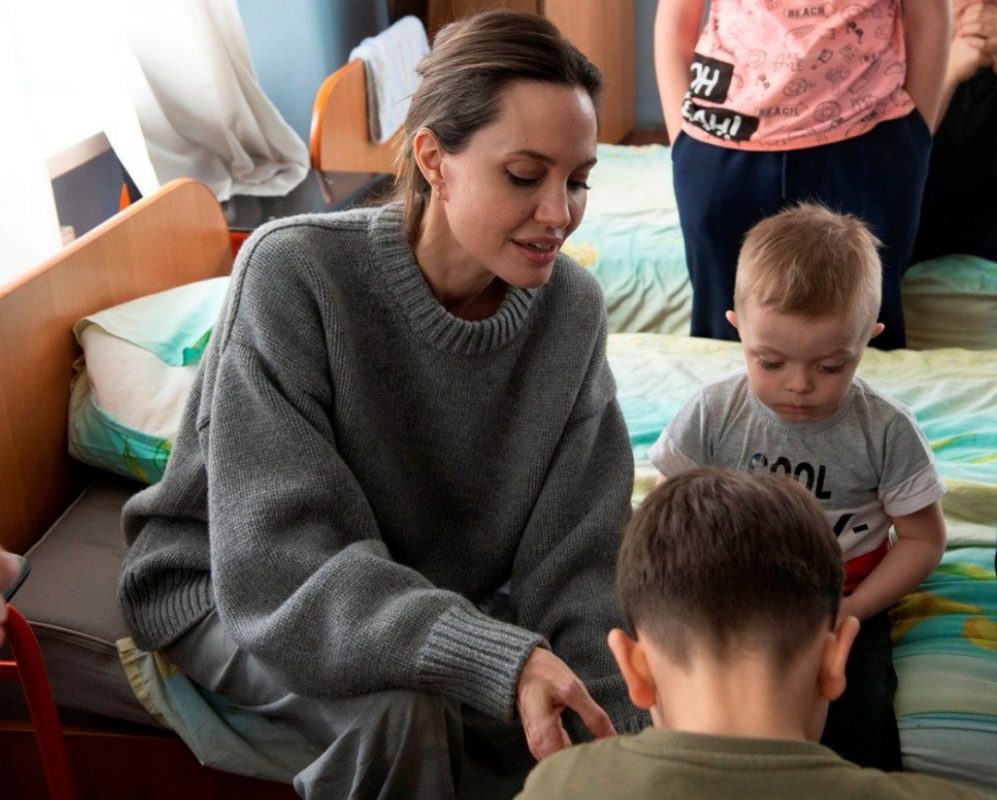 «Кумир оказался блестящим медиа-танком»: Меньшова о визите Анджелины Джоли во Львов