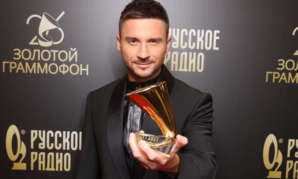 «Я в легком ступоре»: Лазарев объявил о приостановке музыкальной деятельности после скандала 